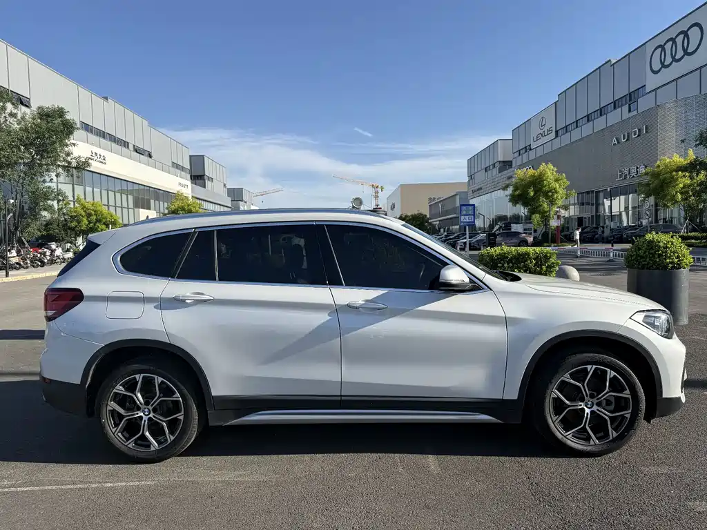 BMW X1 — фото 7