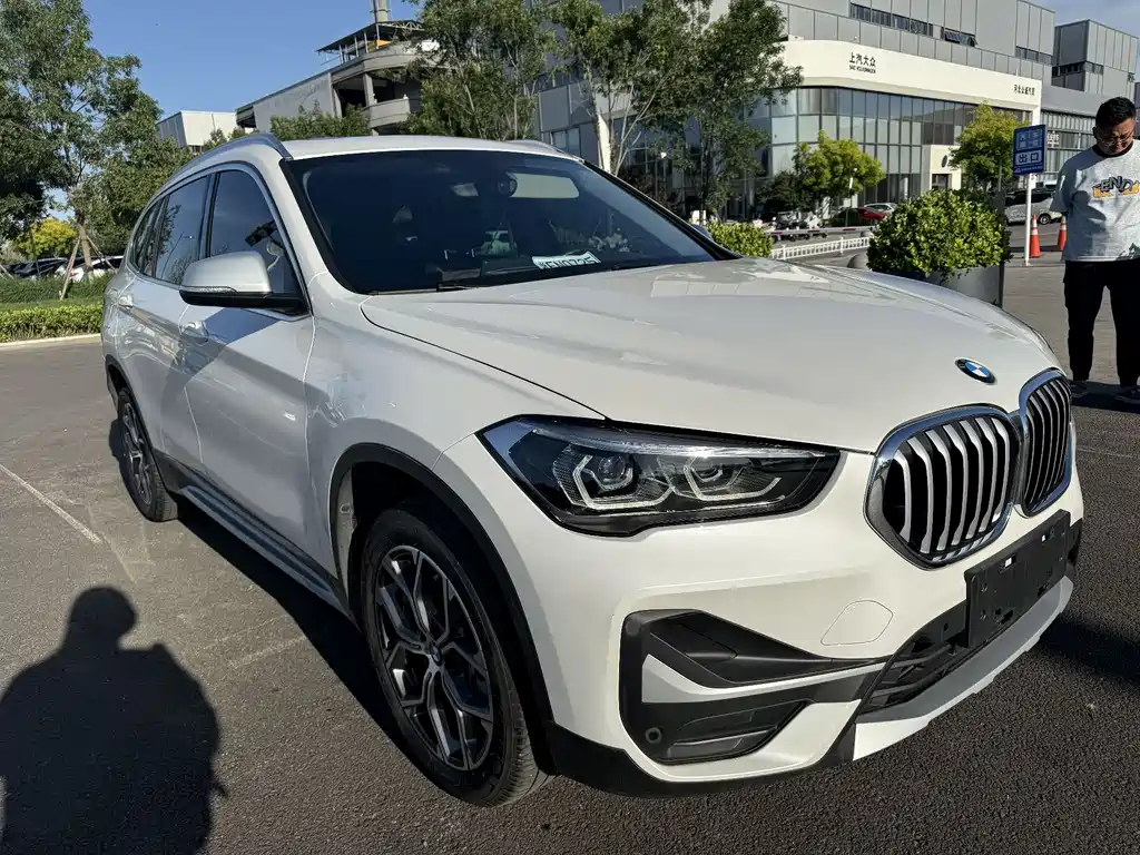 BMW X1 — фото 8