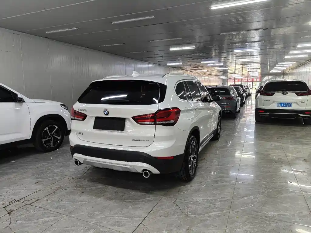 BMW X1 — фото 9