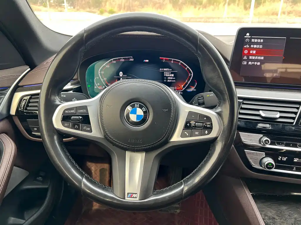 BMW 5 Series — фото 14