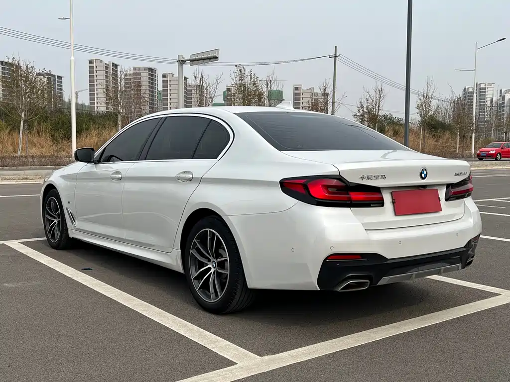 BMW 5 Series — фото 20