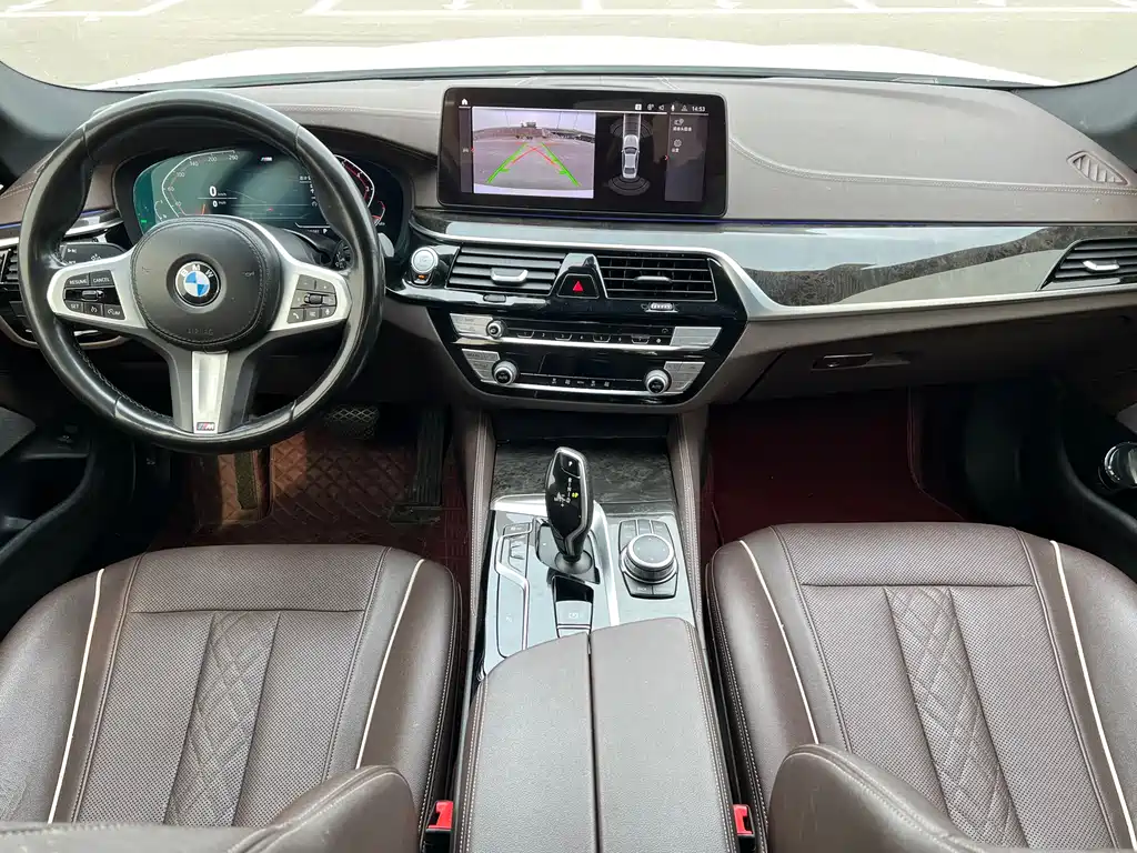 BMW 5 Series — фото 10