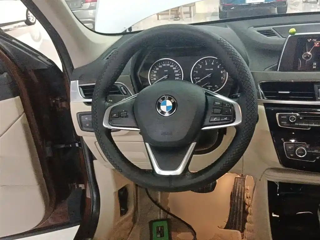 BMW X1 — фото 11