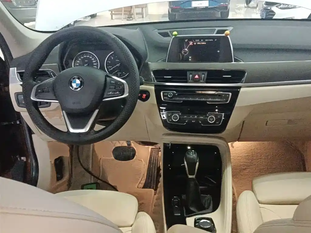 BMW X1 — фото 10