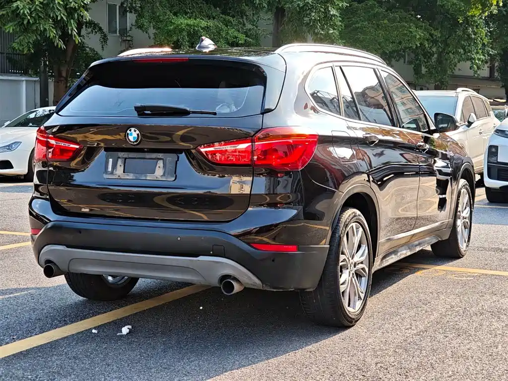 BMW X1 — фото 5