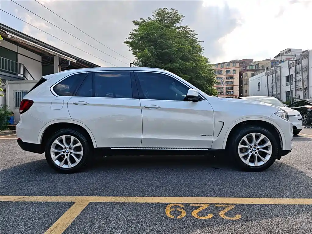 BMW X5 (Import) — фото 4