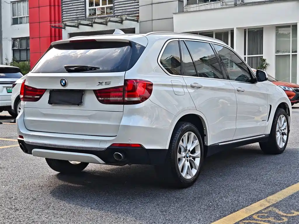 BMW X5 (Import) — фото 5