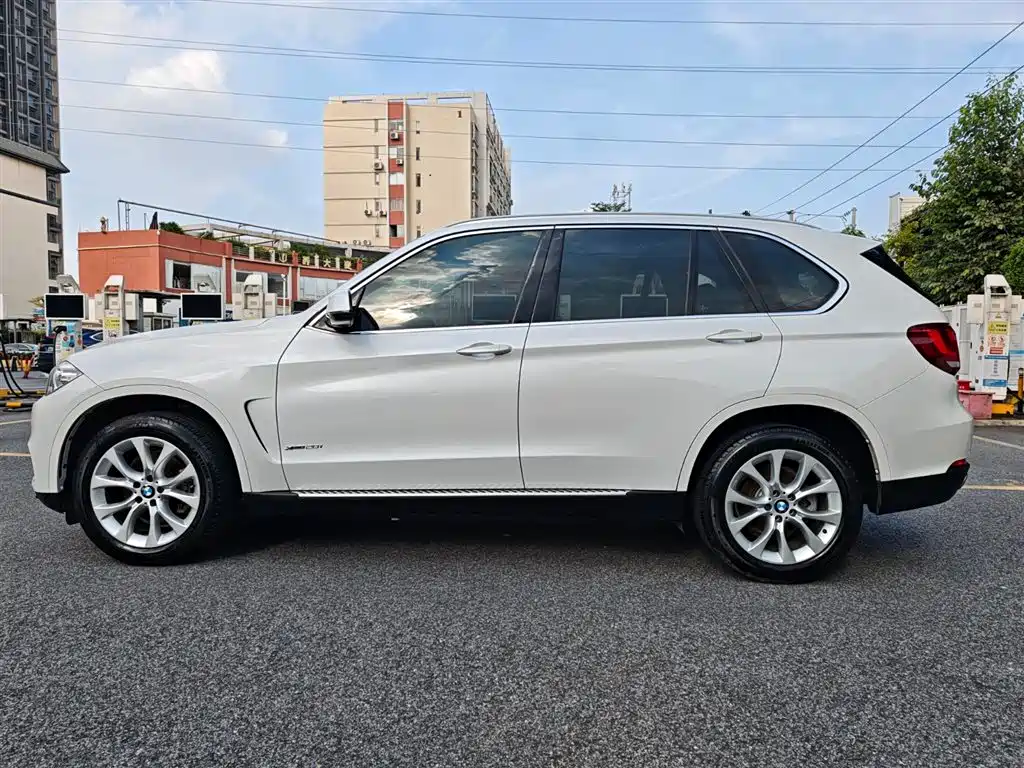 BMW X5 (Import) — фото 8