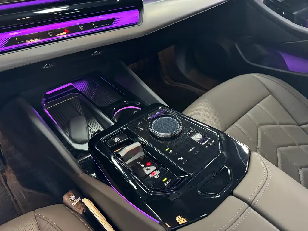 BMW 5 Series — фото 10