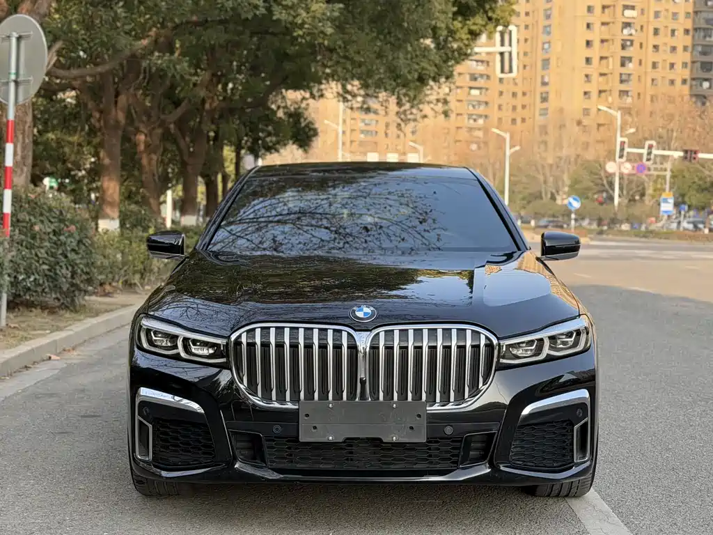 BMW 7 Series — фото 2