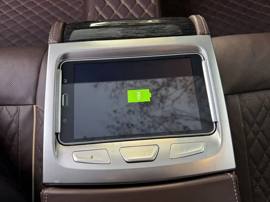 BMW 7 Series — фото 10