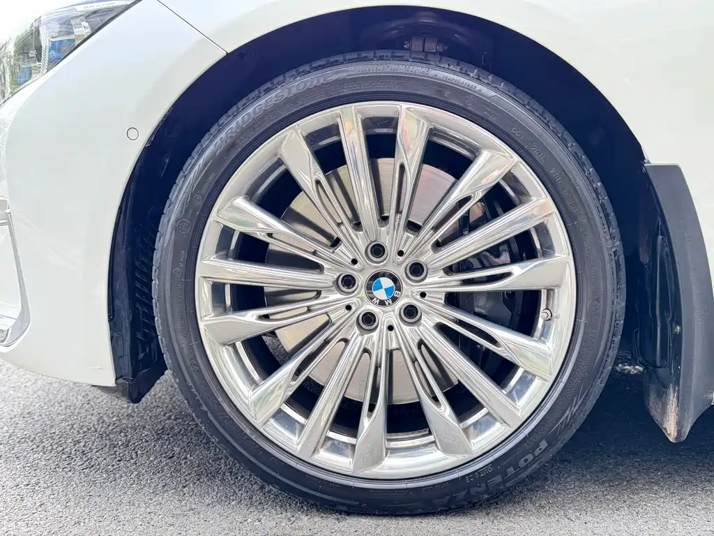 BMW 7 Series — фото 25