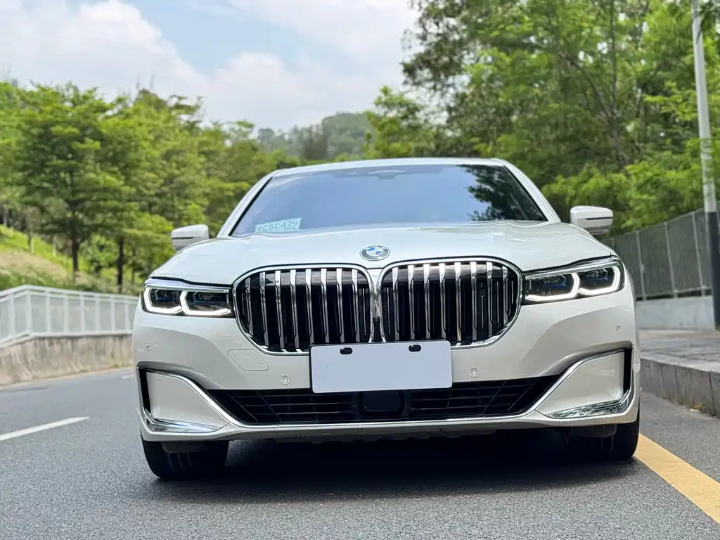 BMW 7 Series — фото 5
