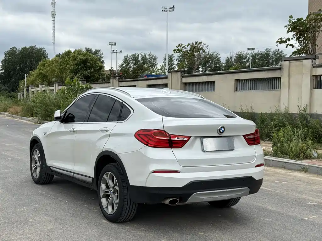 BMW X4 — фото 7