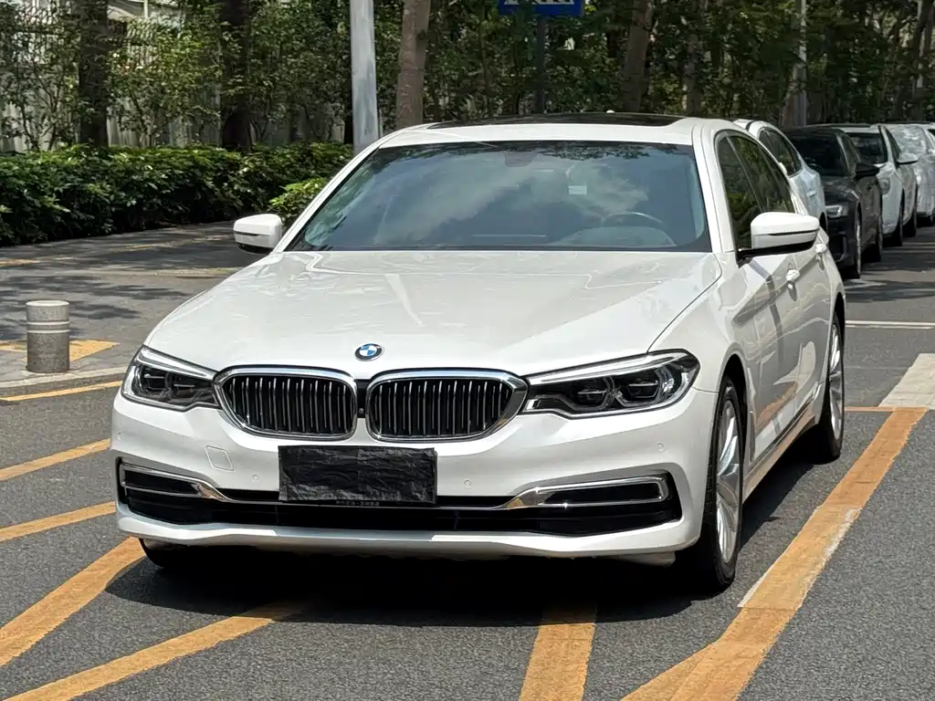 BMW 5 Series — фото 4