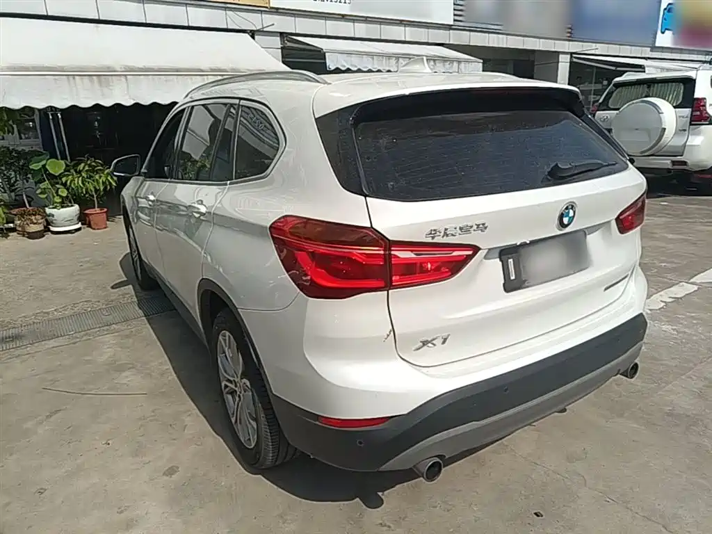 BMW X1 — фото 5