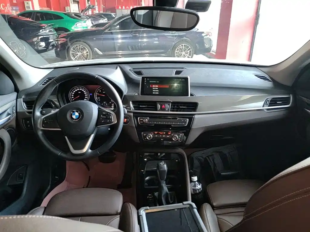 BMW X1 — фото 9