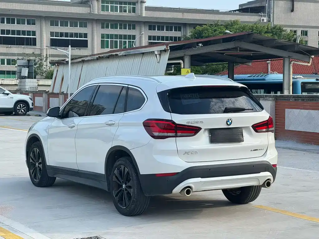 BMW X1 — фото 9