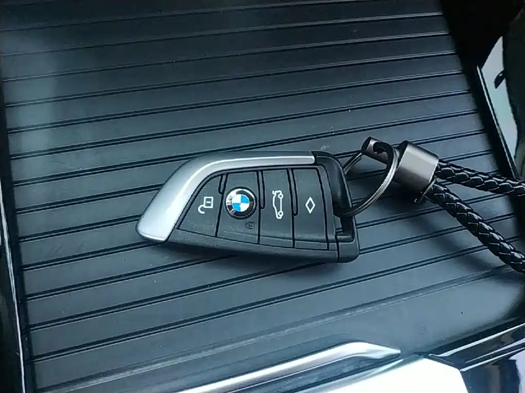 BMW X3 — фото 9
