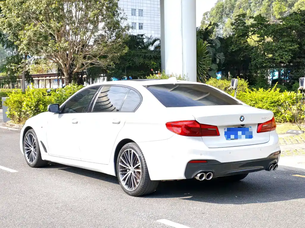 BMW 5 Series — фото 4