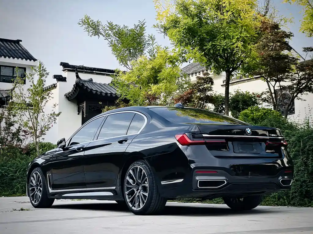 BMW 7 Series — фото 4