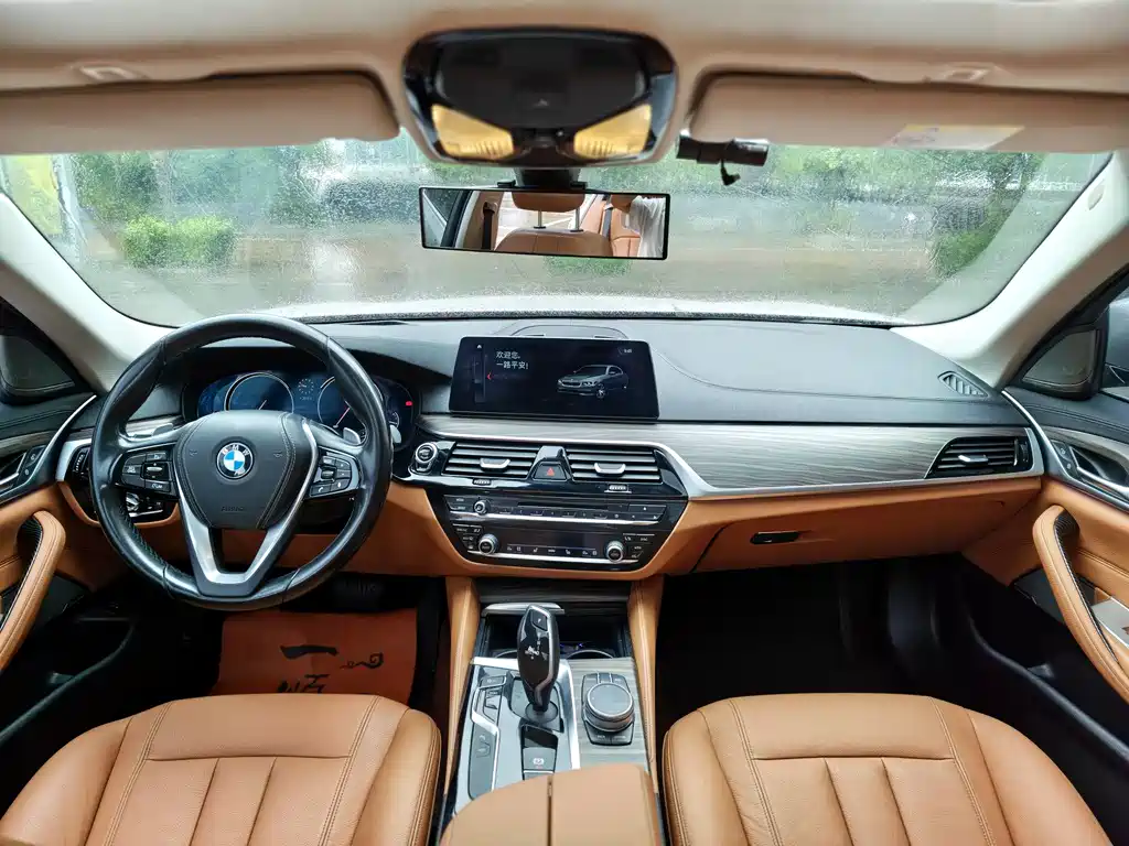 BMW 5 Series — фото 4