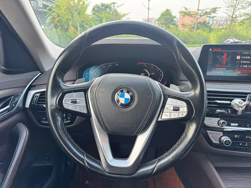 BMW 5 Series — фото 11