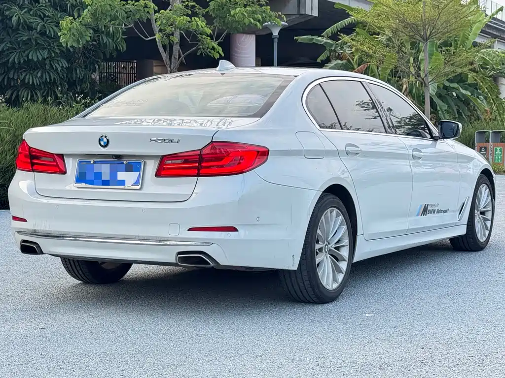 BMW 5 Series — фото 4