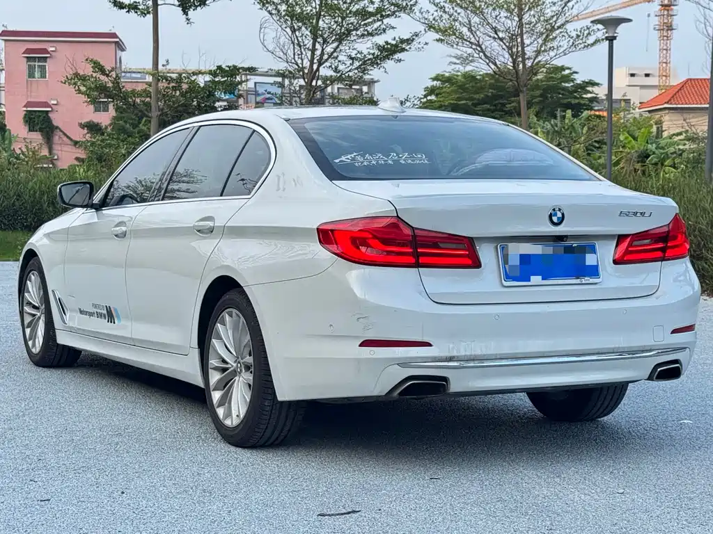 BMW 5 Series — фото 6