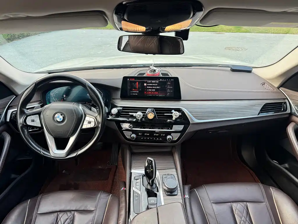 BMW 5 Series — фото 9