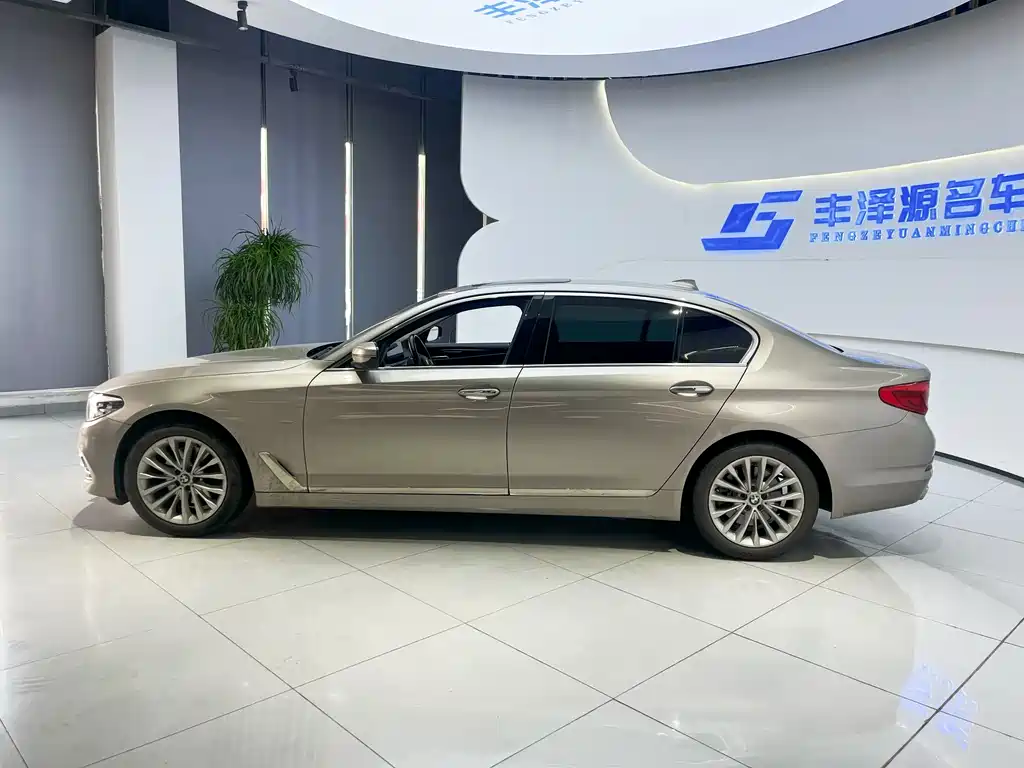 BMW 5 Series — фото 2