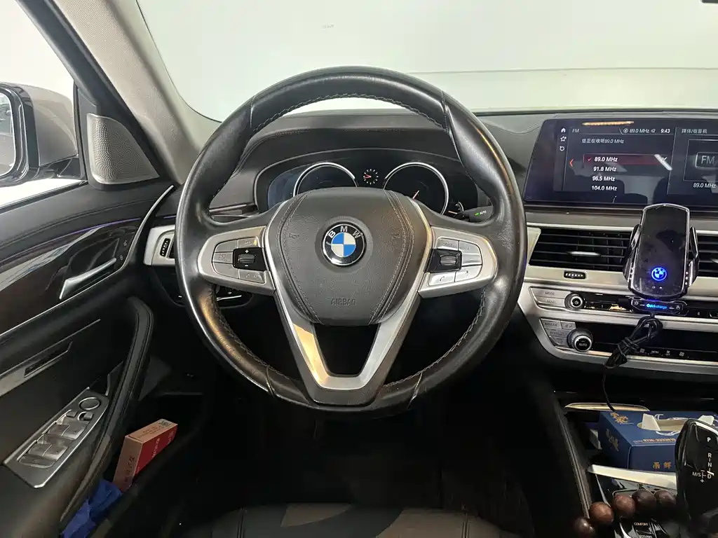 BMW 5 Series — фото 11
