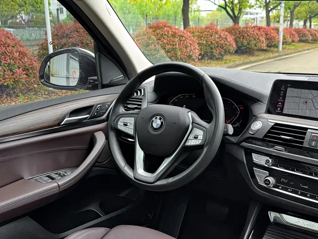 BMW X3 — фото 17