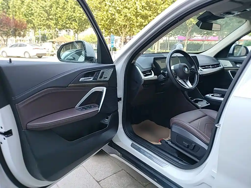 BMW X1 — фото 16