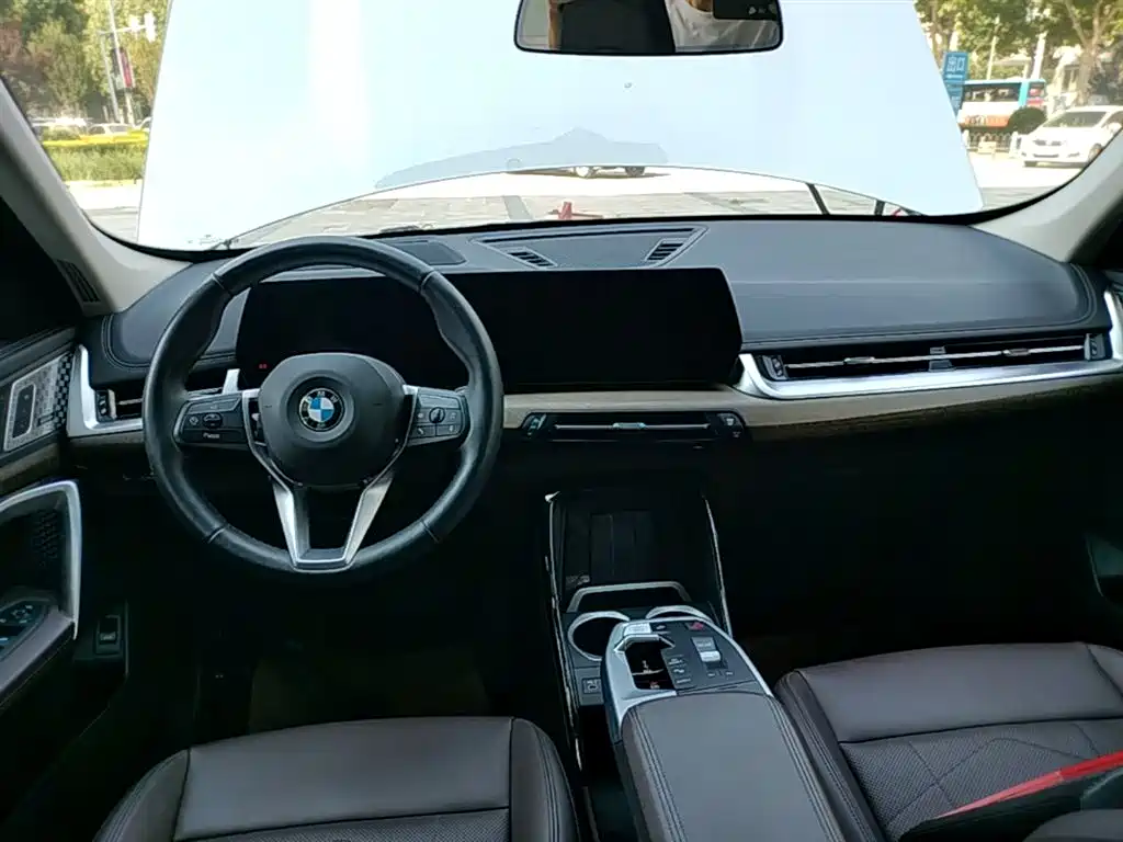BMW X1 — фото 10