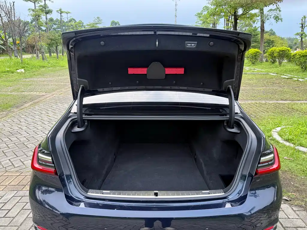 BMW 7 Series — фото 19
