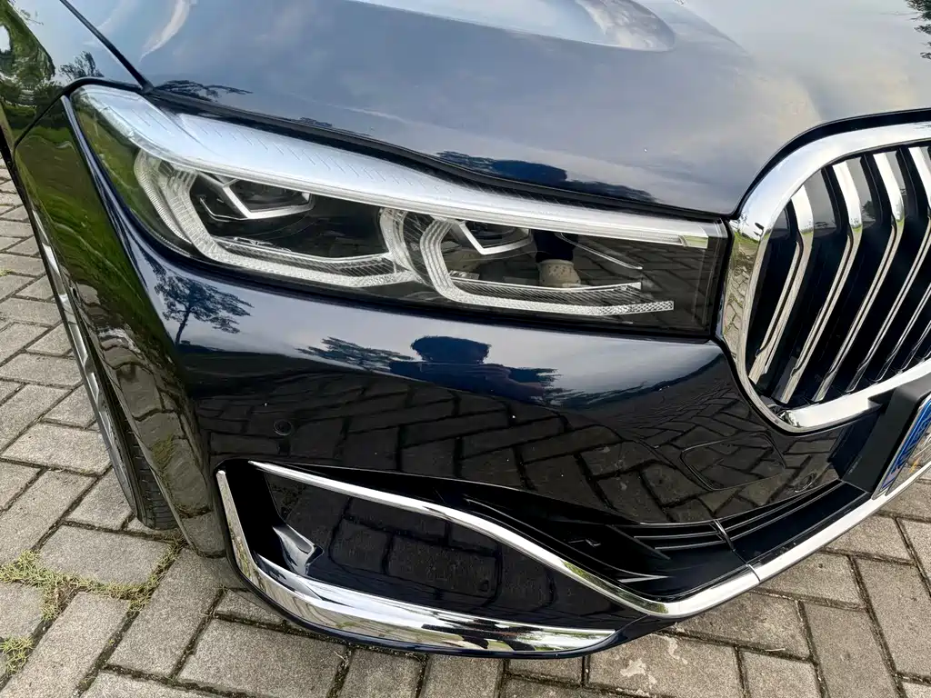BMW 7 Series — фото 20