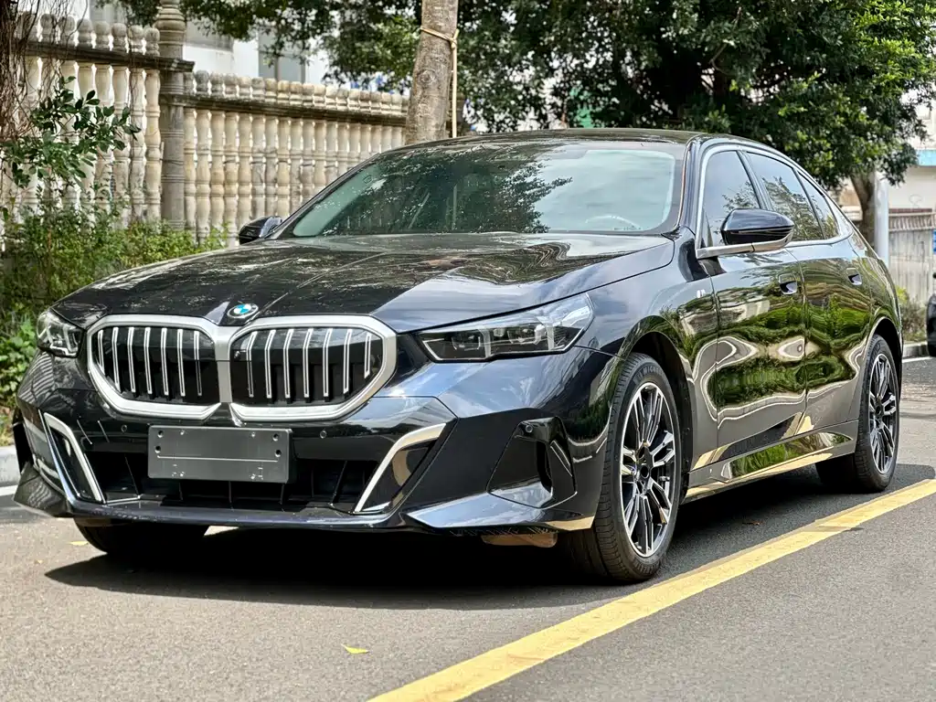 BMW 5 Series — фото 2