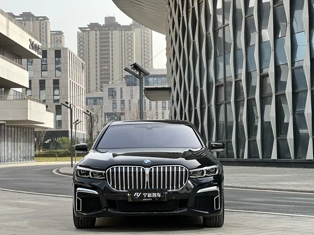 BMW 7 Series — фото 2