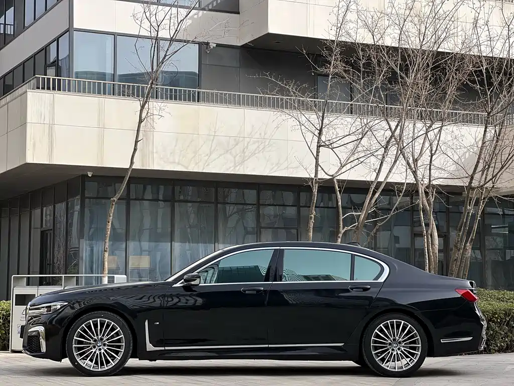 BMW 7 Series — фото 3