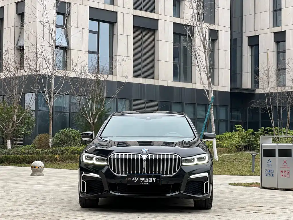 BMW 7 Series — фото 2