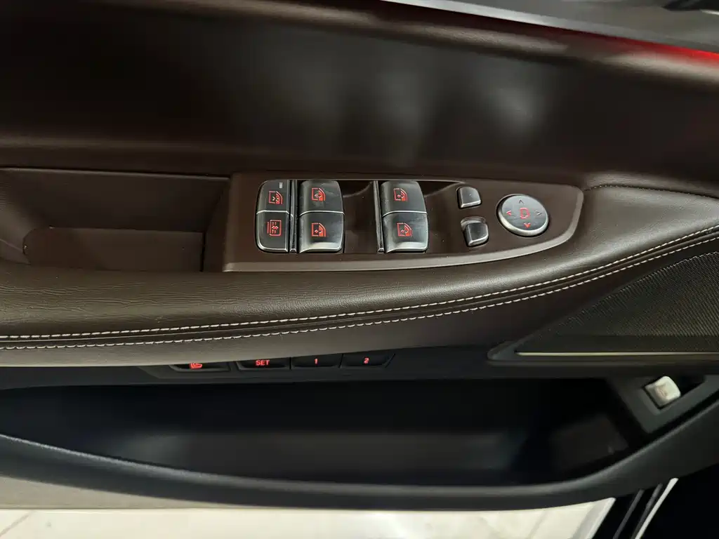 BMW 7 Series — фото 13