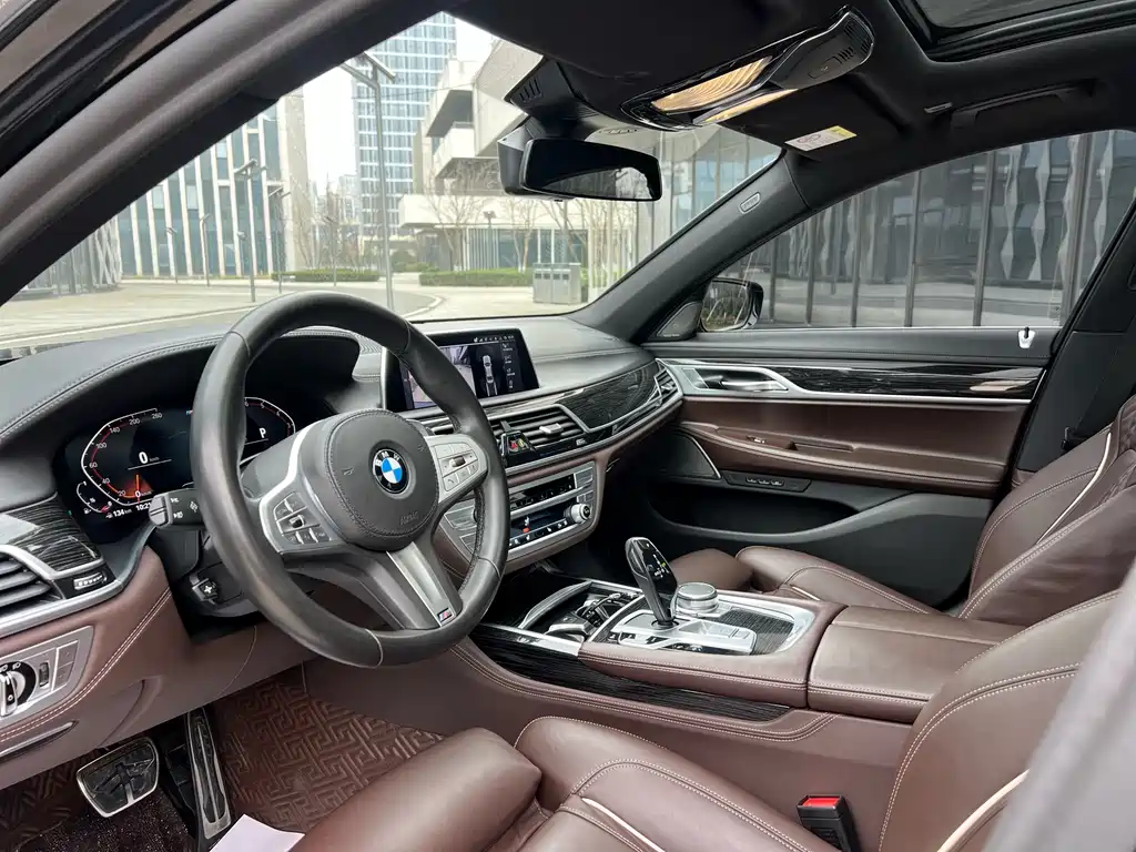 BMW 7 Series — фото 7