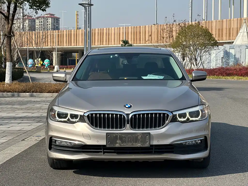 BMW 5 Series — фото 2
