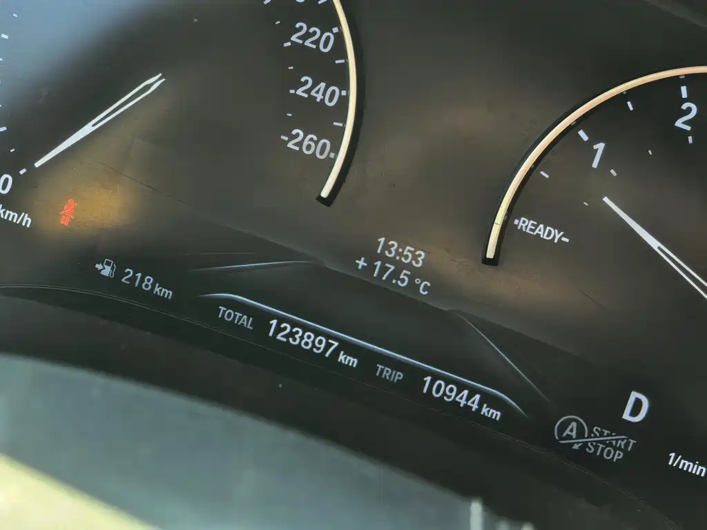 BMW 5 Series — фото 14