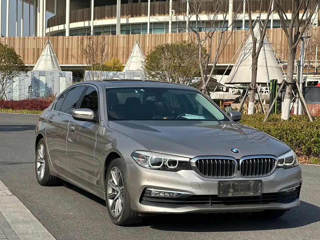 BMW 5 Series — фото 3