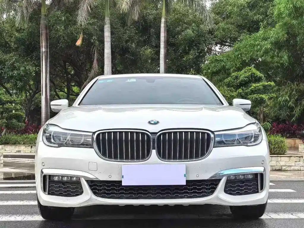 BMW 7 Series — фото 2