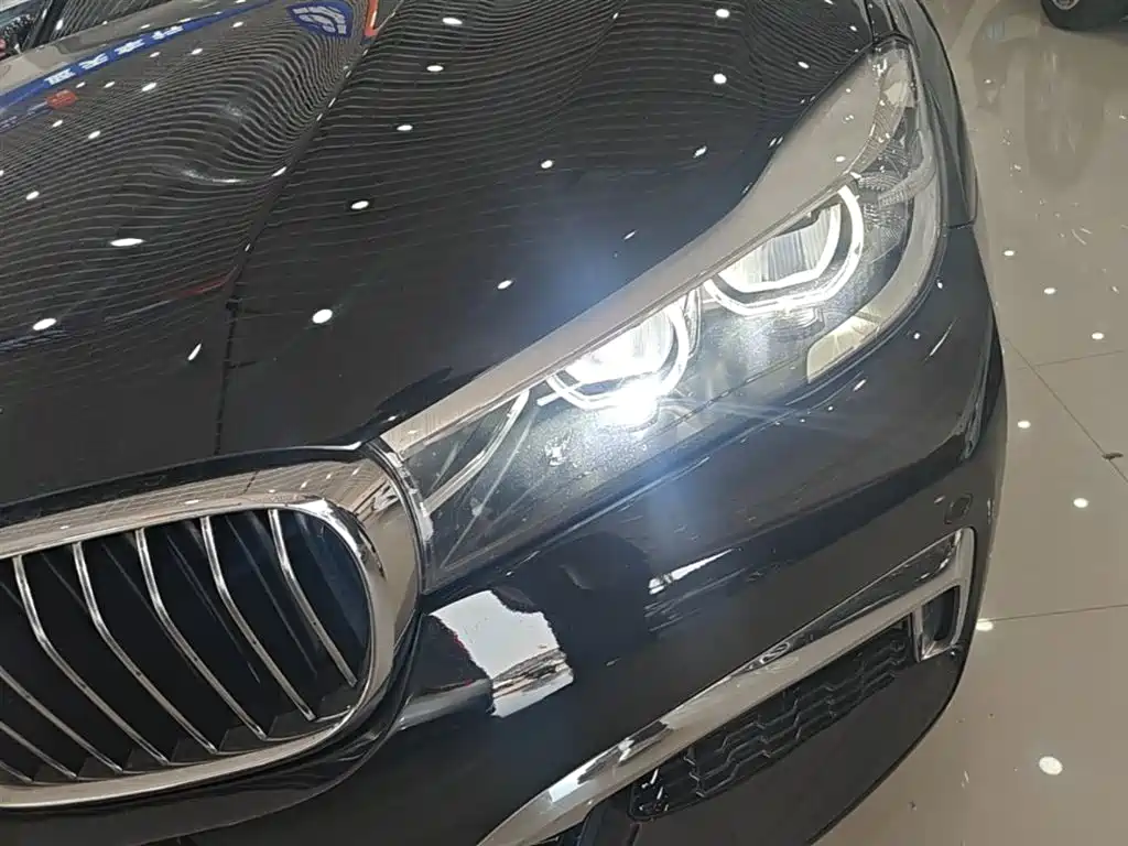 BMW 7 Series — фото 24
