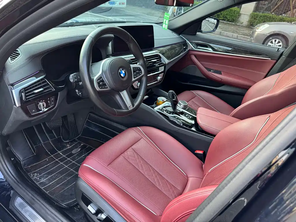 BMW 5 Series — фото 13