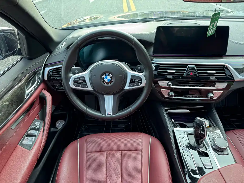 BMW 5 Series — фото 14